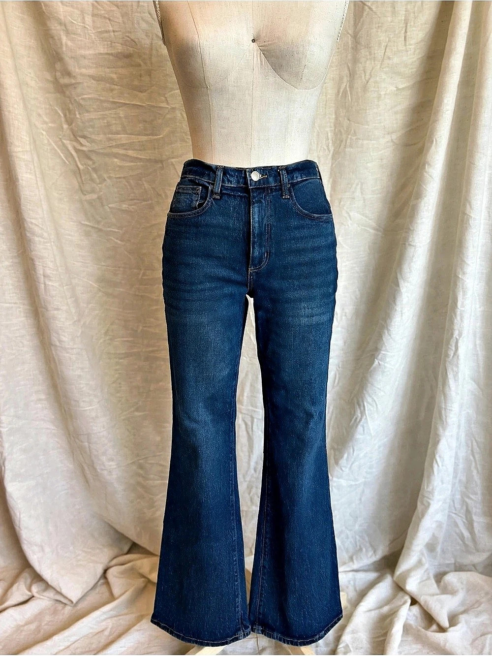 Universal Thread Women's High-Rise 70's Flare Jeans Flare Jeans Blue